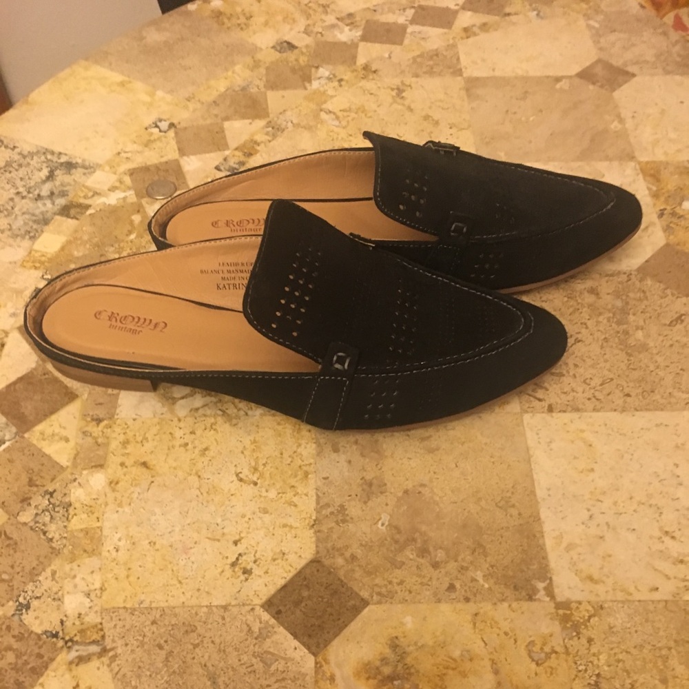 Crown Vintage black slides